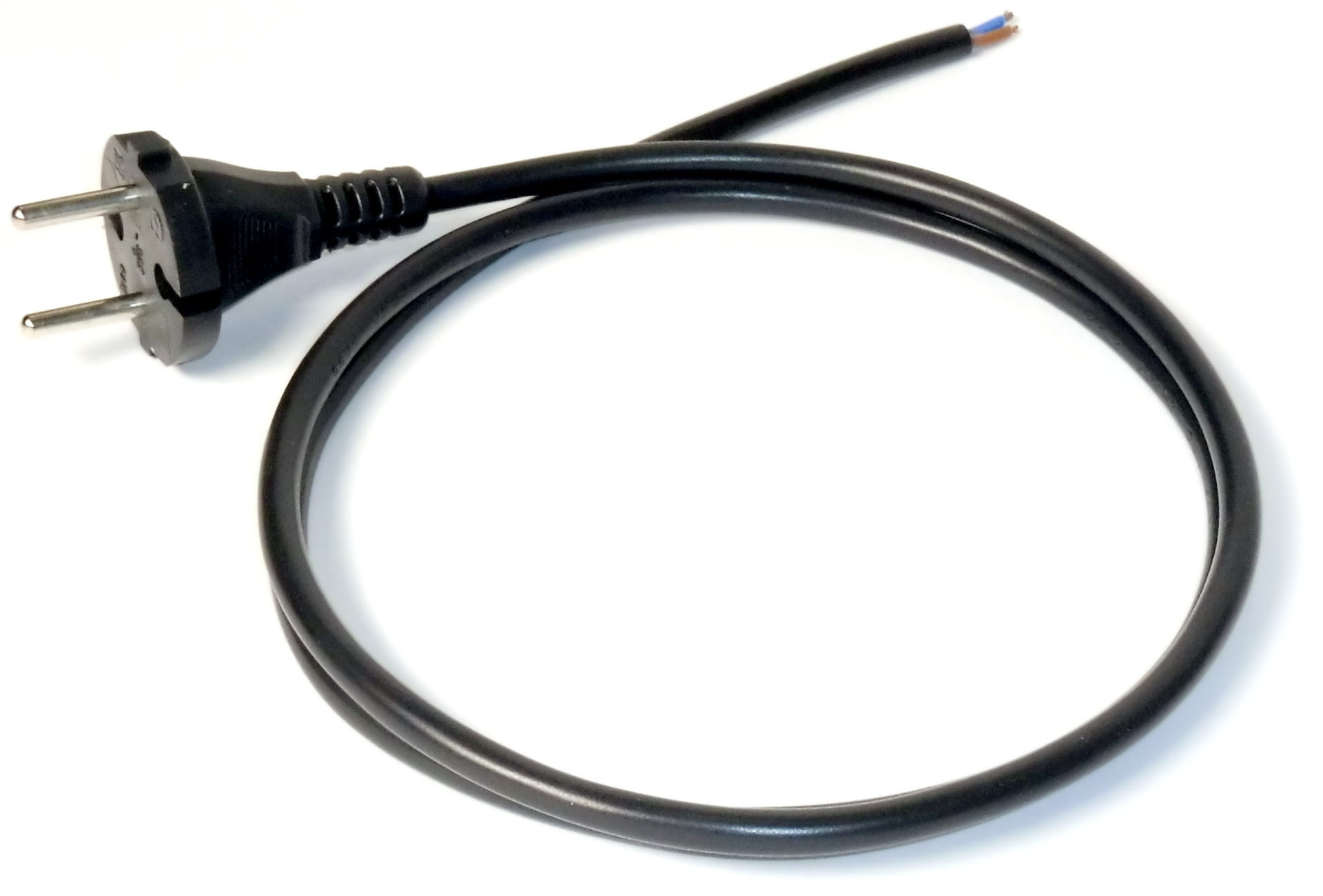 Шнур силовой ПВС-ВП 2х0.75 с электровилкой S18 черный